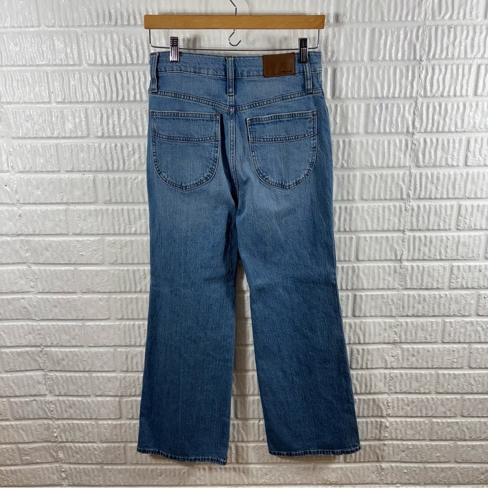 Madewell 11" High Rise Flare Jeans in Conwell Wash 27 Petite - Picture 4 of 7